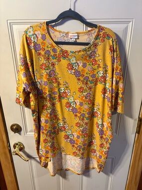 LuLaRoe 2XL Floral Top Yellow Multicolor High Low Short Sleeve Plus Size 2XL